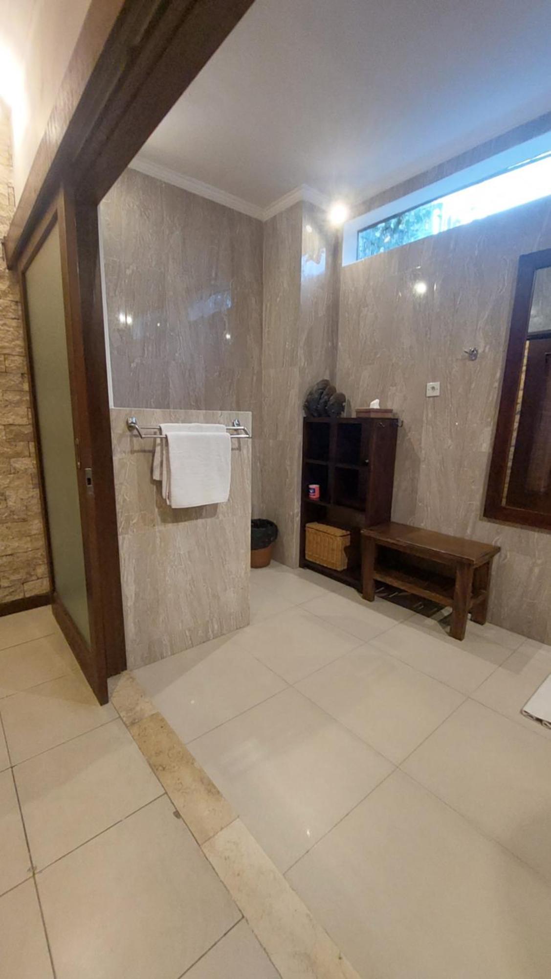 סמיניאק Villa Heliconia מראה חיצוני תמונה