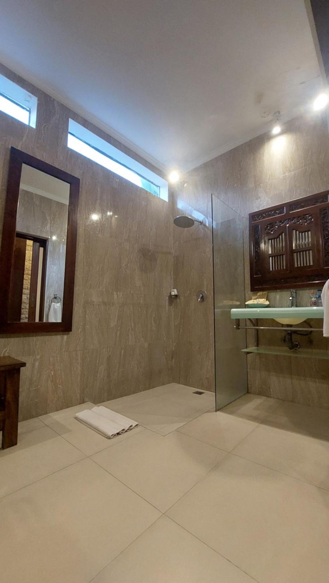 סמיניאק Villa Heliconia חדר תמונה