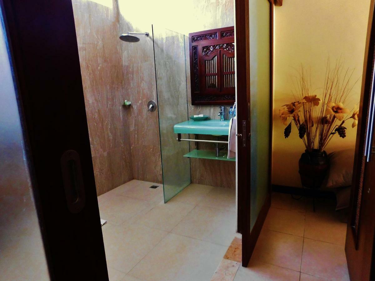 סמיניאק Villa Heliconia מראה חיצוני תמונה