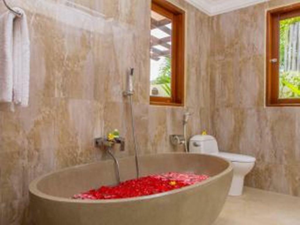 סמיניאק Villa Heliconia מראה חיצוני תמונה