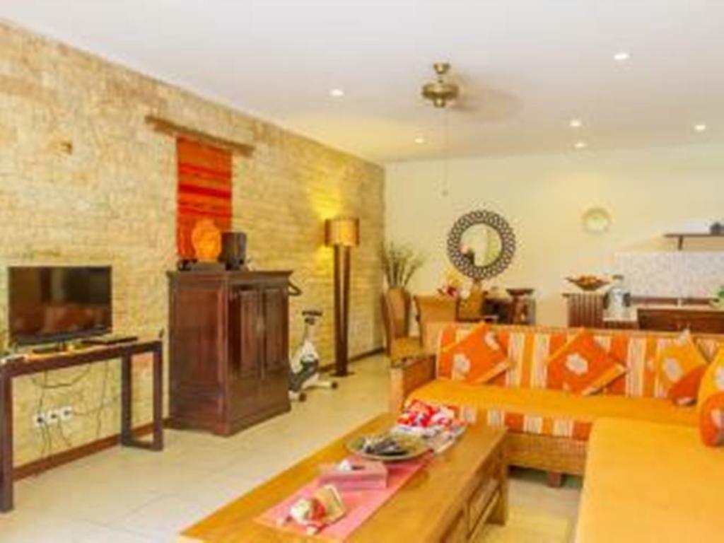 סמיניאק Villa Heliconia מראה חיצוני תמונה