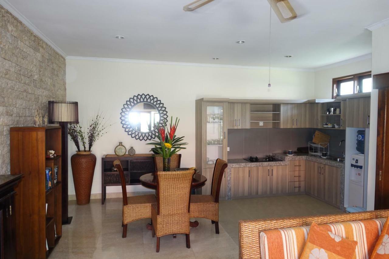 סמיניאק Villa Heliconia מראה חיצוני תמונה